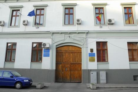 Parchetul Curţii de Apel Oradea: Pe fondul sărăciei, a crescut numărul contrabandiştilor, evazioniştilor, tâlharilor şi hoţilor